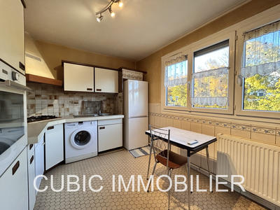 Appartement - 81 m² - 3 pièces