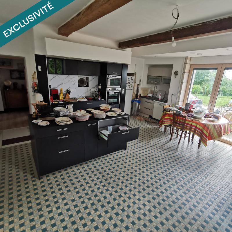 Maison - 244 m² - 5 pièces