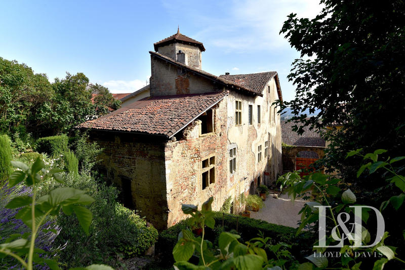 Maison - 439 m² - 10 pièces