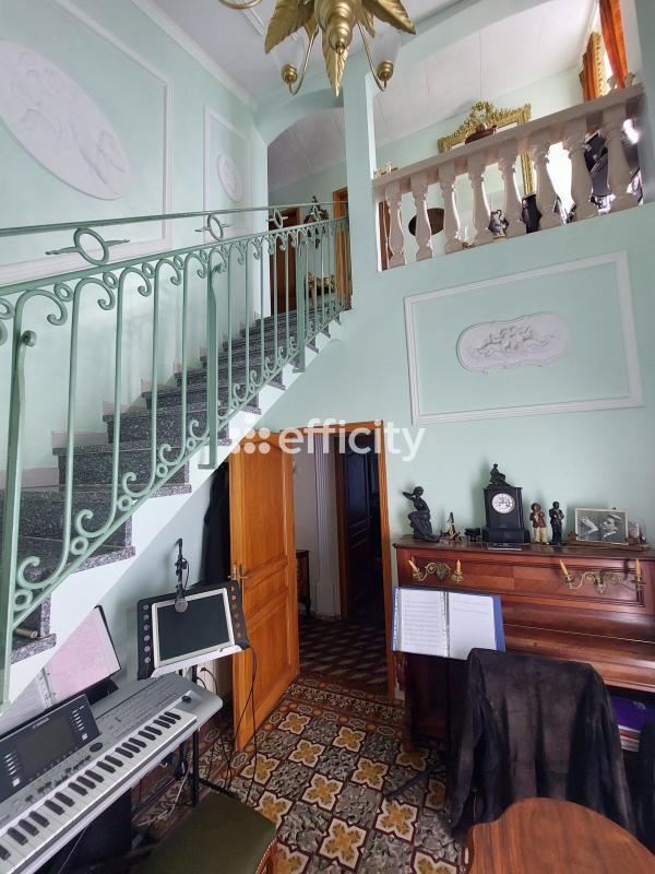 Maison - 164 m² - 8 pièces