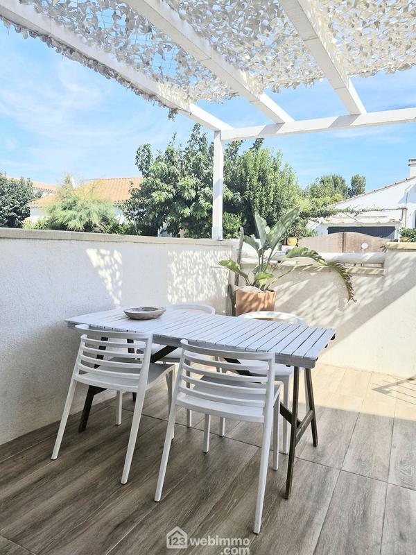 Maison - 250 m² - 11 pièces