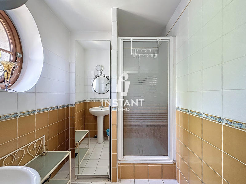 Maison - 200 m² - 7 pièces