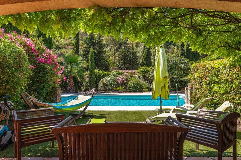 Maison - 250 m² - 9 pièces