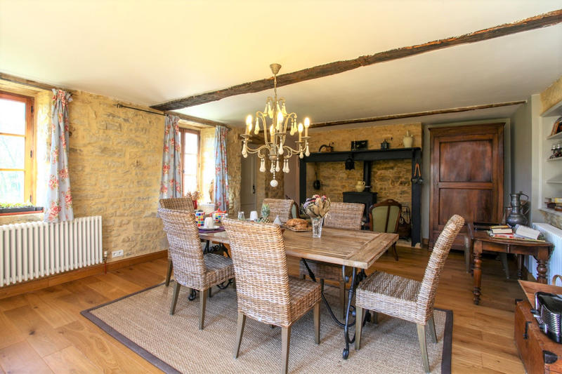 Maison - 357 m² - 16 pièces