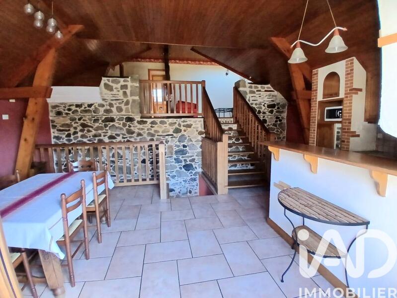 Maison - 389 m² - 12 pièces