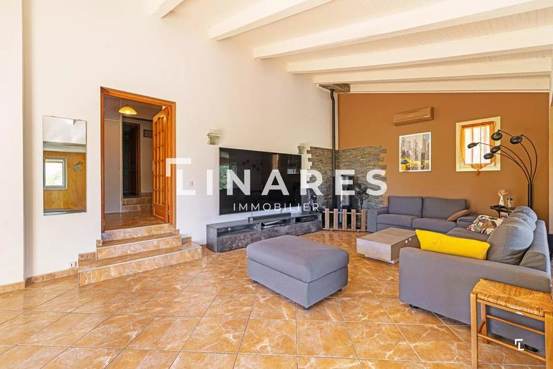 Villa - 167 m² - 6 pièces