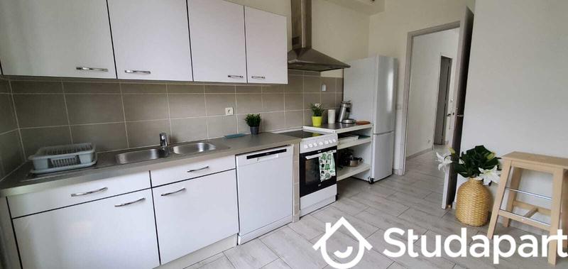 Chambre - 13 m² - 1 pièce