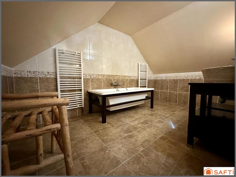 Maison - 228 m² - 7 pièces