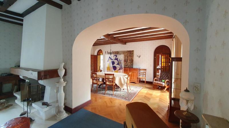 Maison - 221 m² - 9 pièces