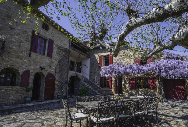 Mas - 340 m² - 17 pièces