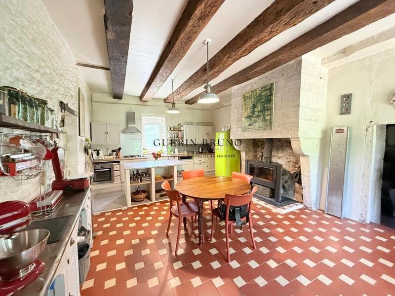 Maison - 180 m² - 6 pièces