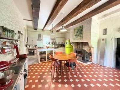 Maison - 180 m² - 6 pièces