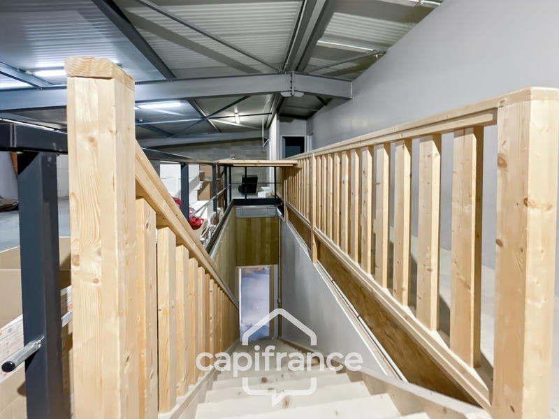 Bureau - 321 m² - 321 pièces