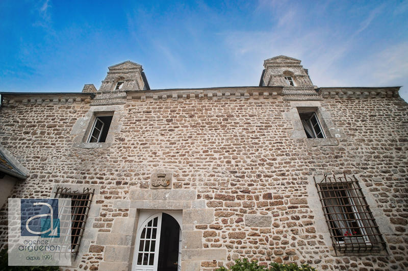 Maison - 560 m² - 14 pièces