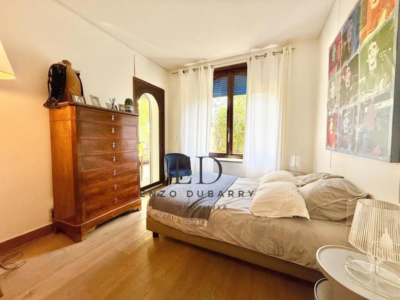 Appartement - 167 m² - 5 pièces