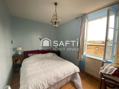 Maison - 237 m² - 10 pièces