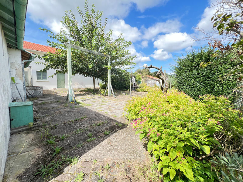 Maison - 225 m² - 9 pièces