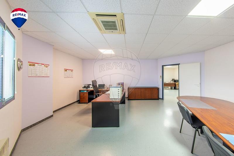 Local commercial - 119 m² - 4 pièces