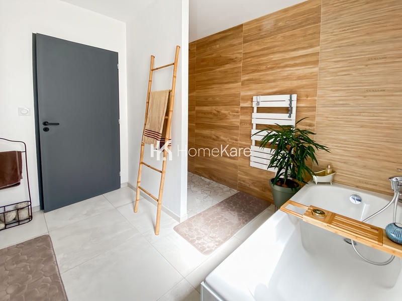 Maison - 110 m² - 4 pièces