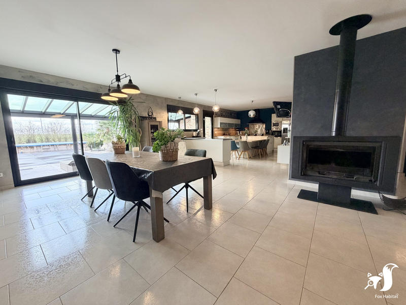 Maison - 214 m² - 6 pièces