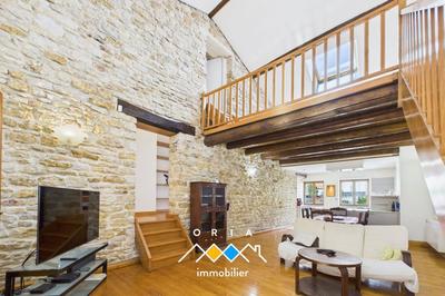 Maison - 235 m² - 10 pièces