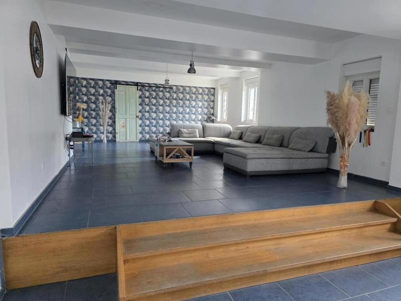 Maison - 299 m² - 5 pièces