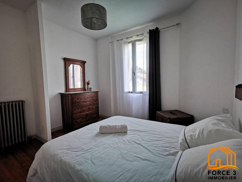 Maison - 250 m² - 11 pièces