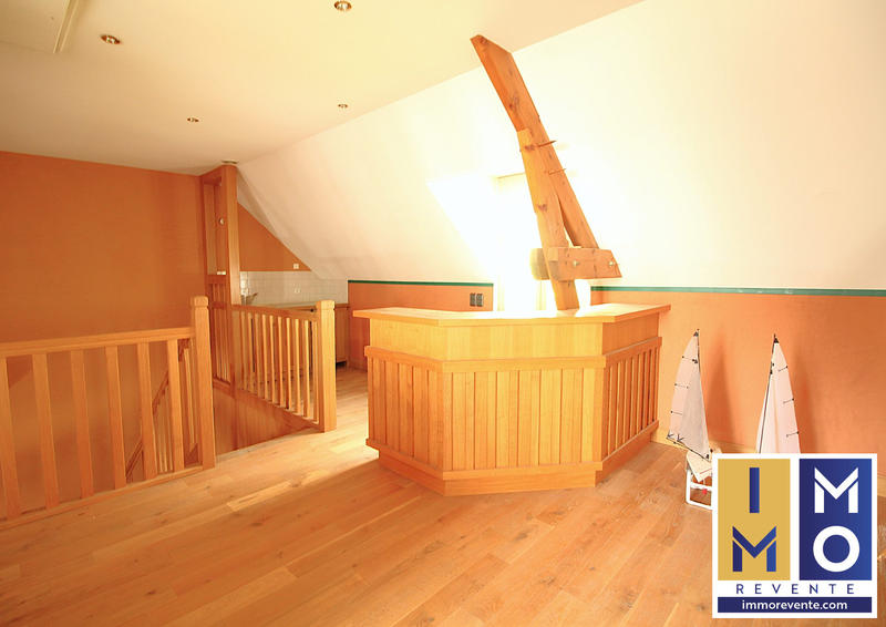 Maison - 458 m² - 11 pièces