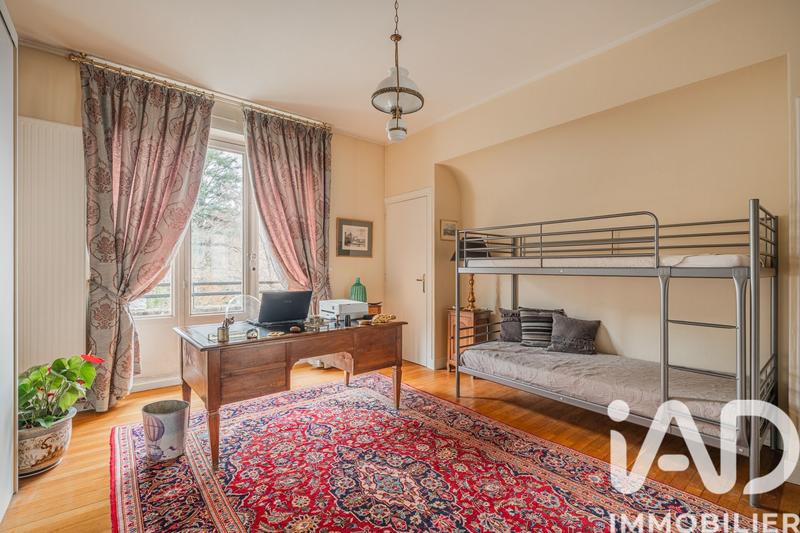 Maison - 369 m² - 9 pièces