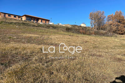 Terrain - 738 m²