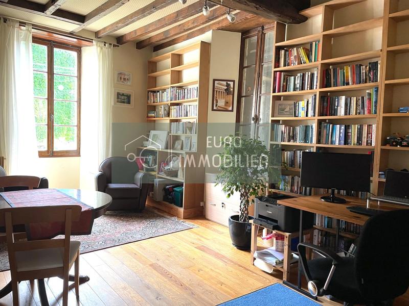 Maison - 215 m² - 9 pièces