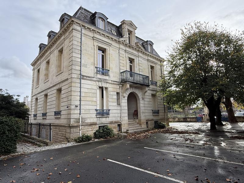 Local d'activités - 513 m²