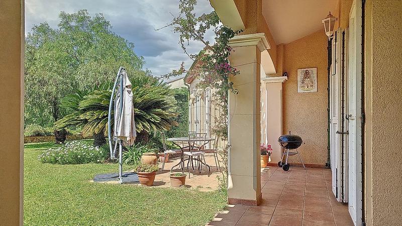 Villa - 310 m² - 8 pièces