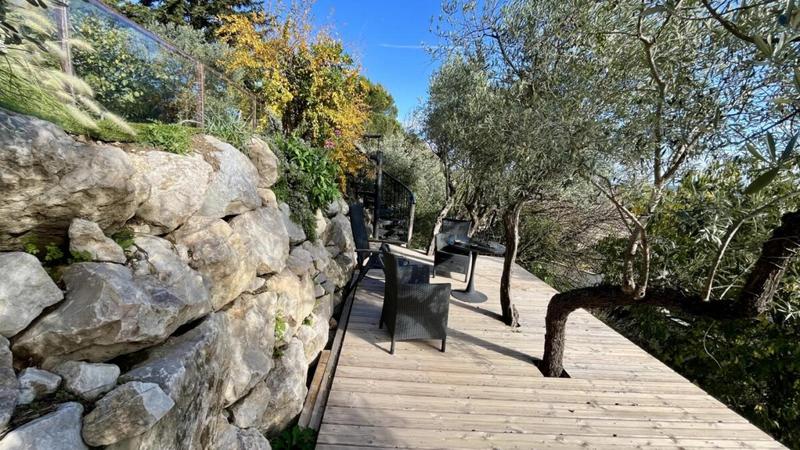 Villa - 220 m² - 8 pièces