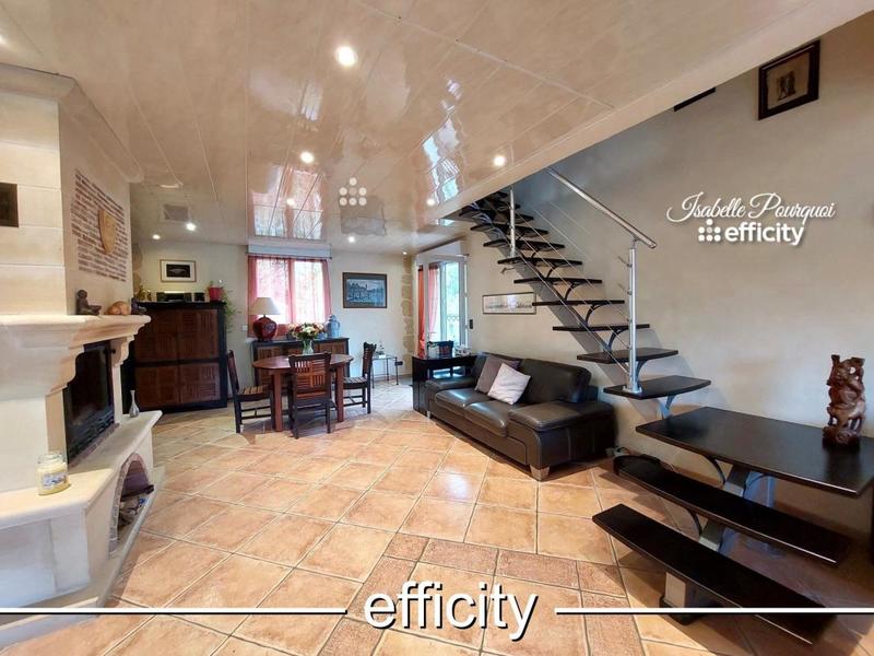 Maison - 215 m² - 6 pièces