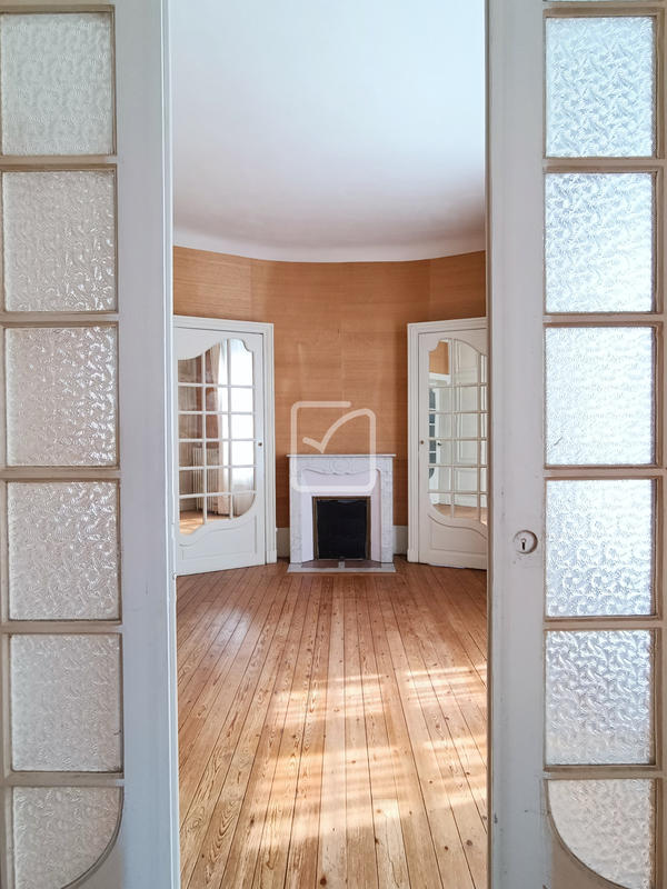 Villa - 199 m² - 9 pièces