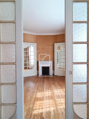 Villa - 199 m² - 9 pièces