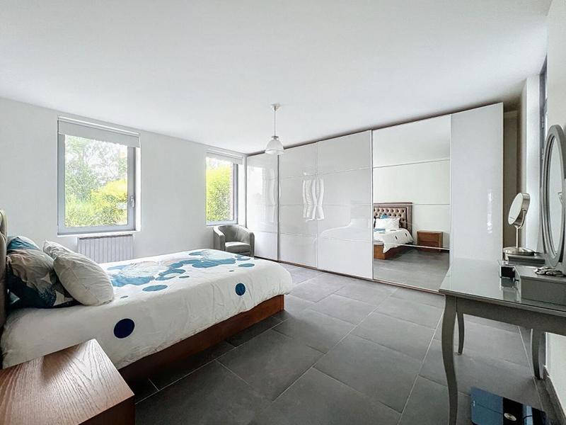 Maison - 331 m² - 7 pièces