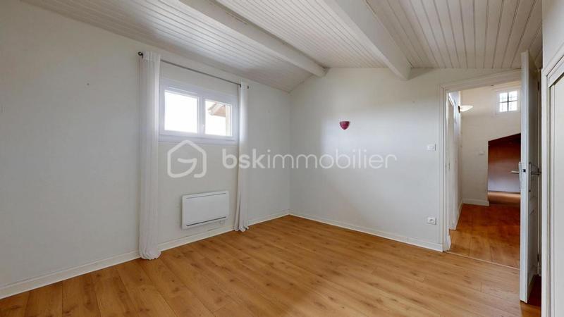 Demeure - 137 m² - 5 pièces