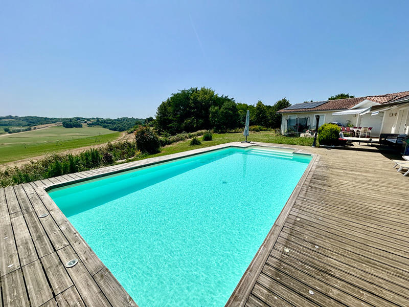 Maison - 195 m² - 6 pièces