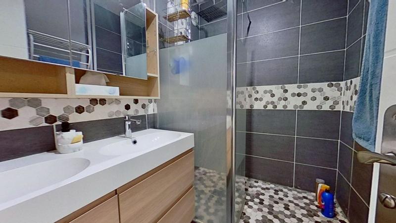 Chambre - 84 m² - 4 pièces