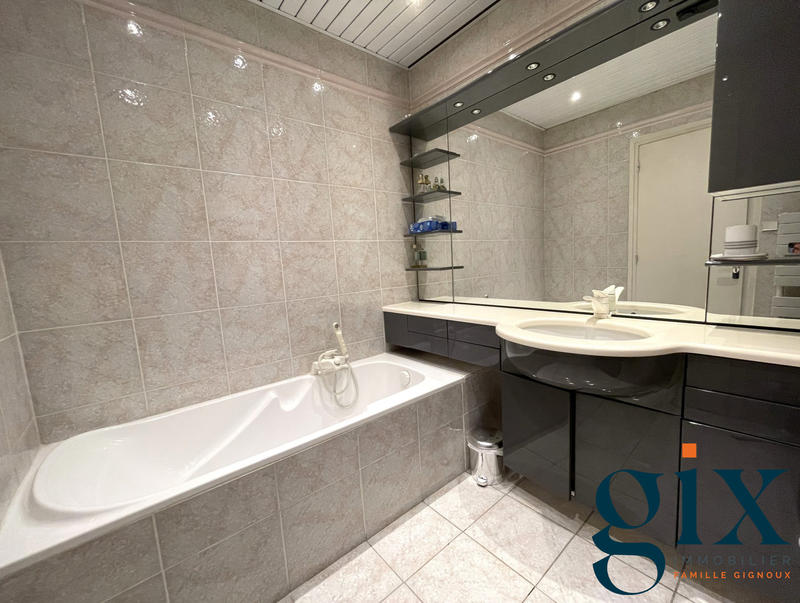 Appartement - 123 m² - 5 pièces