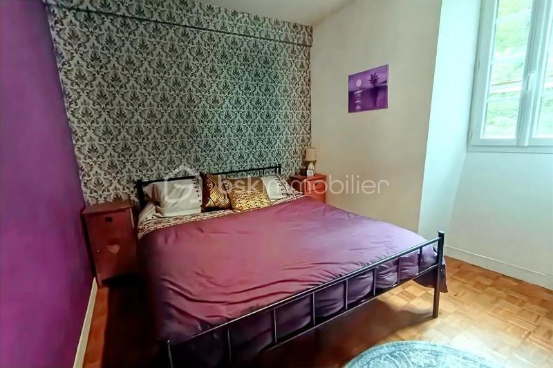 Maison - 240 m² - 6 pièces