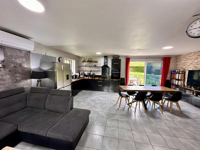 Maison - 104 m² - 6 pièces