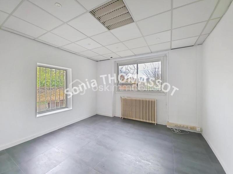 Bureau - 81 m² - 4 pièces