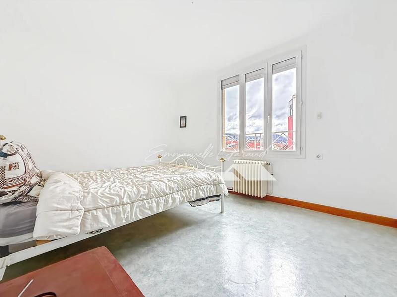 Appartement - 140 m² - 6 pièces