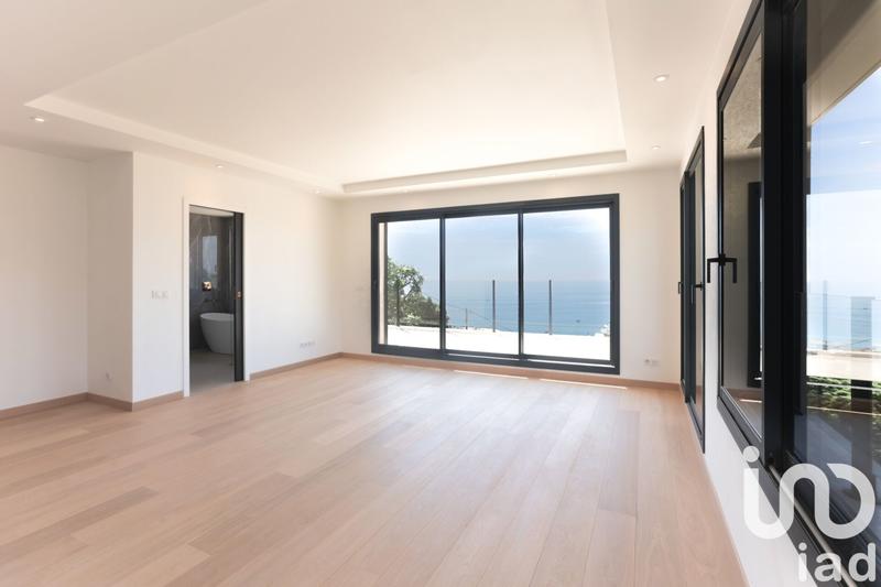 Maison - 259 m² - 5 pièces