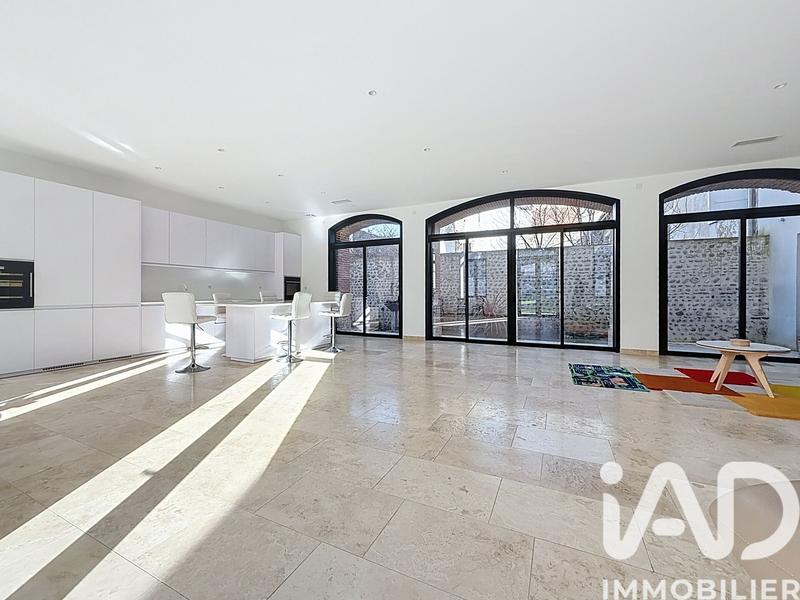 Maison de ville - 334 m² - 8 pièces