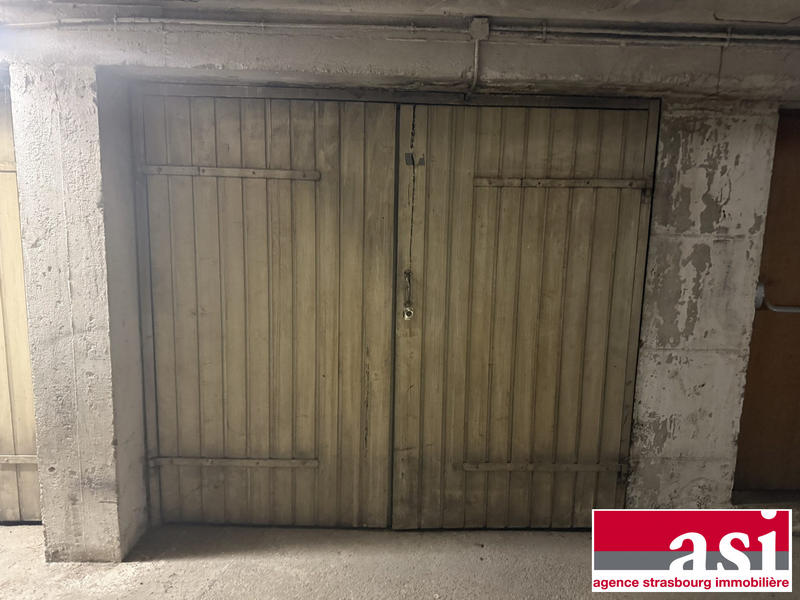 Parking / Garage - 12 m²