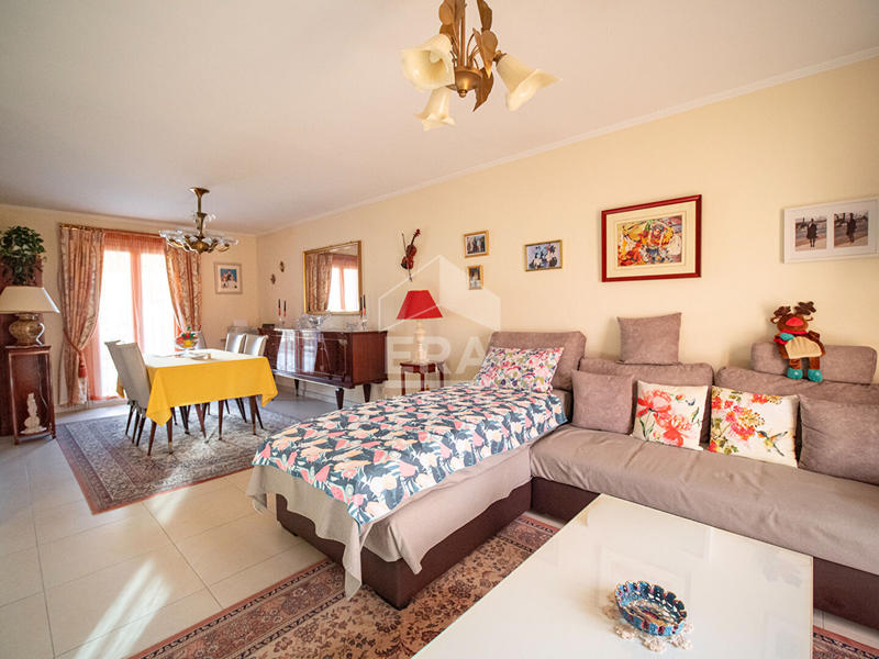 Maison - 89 m² - 5 pièces